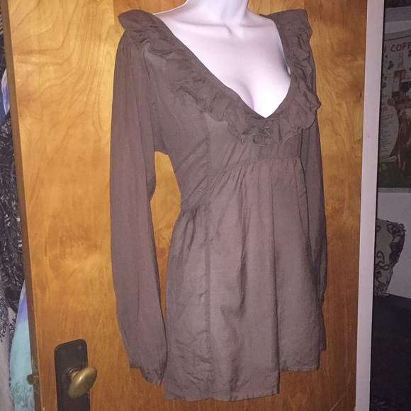 Nu by Staff Woman Olive Green Ruffle Tunic Top - Size Small - Picture 4 of 7
